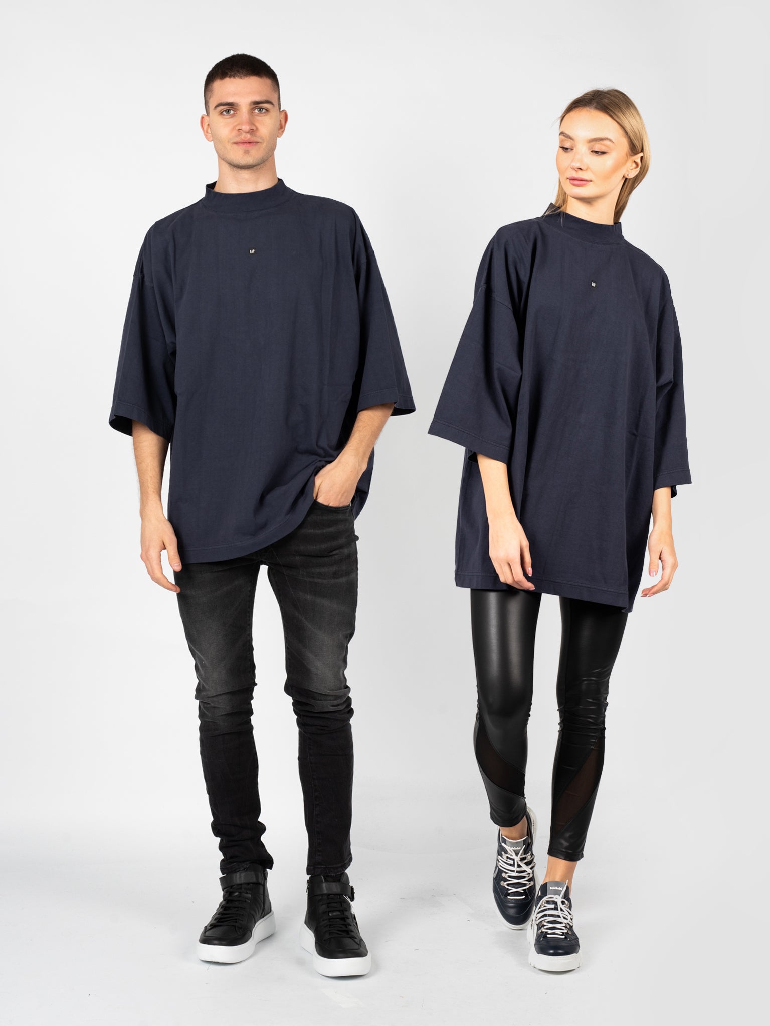 yeezy gap Tシャツ XS 黒 - ファッション