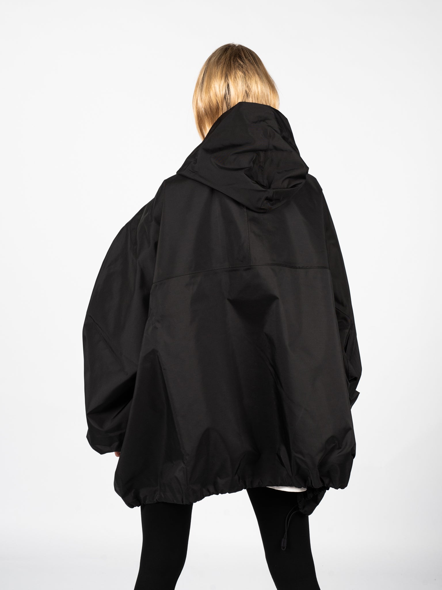 Yeezy Gap Engineered by Balenciaga コート Yeezy Gap Engineered by Balenciaga „T-Cut Parka“ – ubierzsie.com